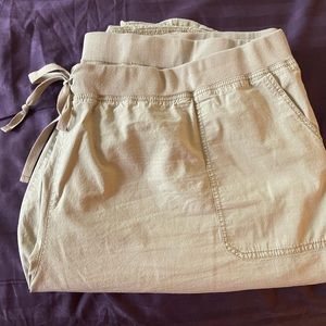 Catherine’s 4x khaki Capris- comfortable/well-made